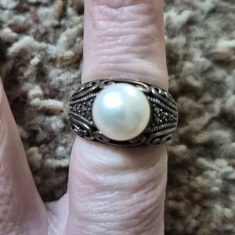 Elegant Silver Pearl Ring Size 9